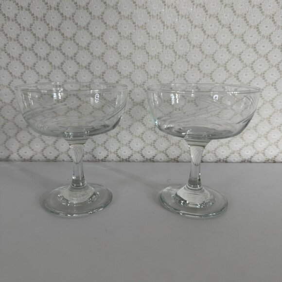 Vtg Coupe Etched Glass Champagne / Cocktail / Sherbet Stemware - Set of 2 EUC - Picture 5 of 6